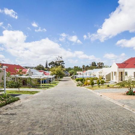 El Dorado 65 Luxury Self Catering Villa Oudtshoorn Bagian luar foto