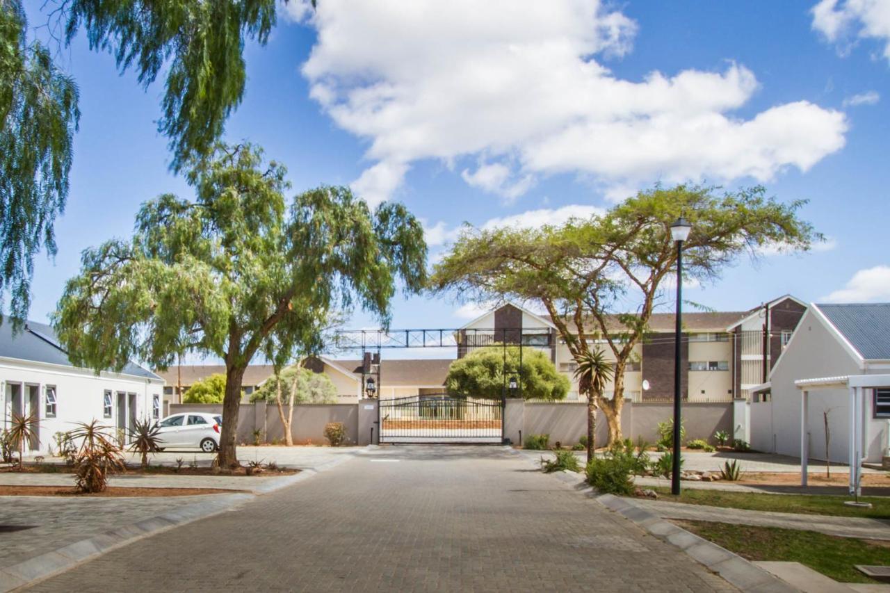 El Dorado 65 Luxury Self Catering Villa Oudtshoorn Bagian luar foto